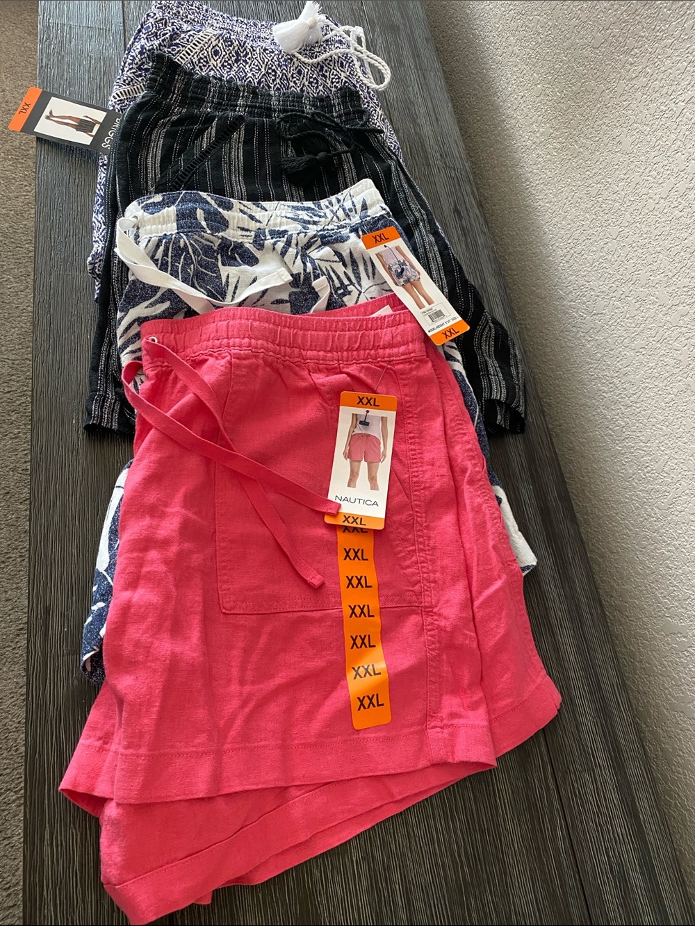 Pack of 4 Women's 2/Nautica/2 Brigg Shorts size XXL  Colors. (Clear Out Price!!)